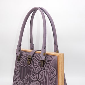 Bolso lavanda Bolso con asa superior El mejor regalo Monedero de piel para mujer con marco de madera Bolso elegante color lila Bolso con relieve floral