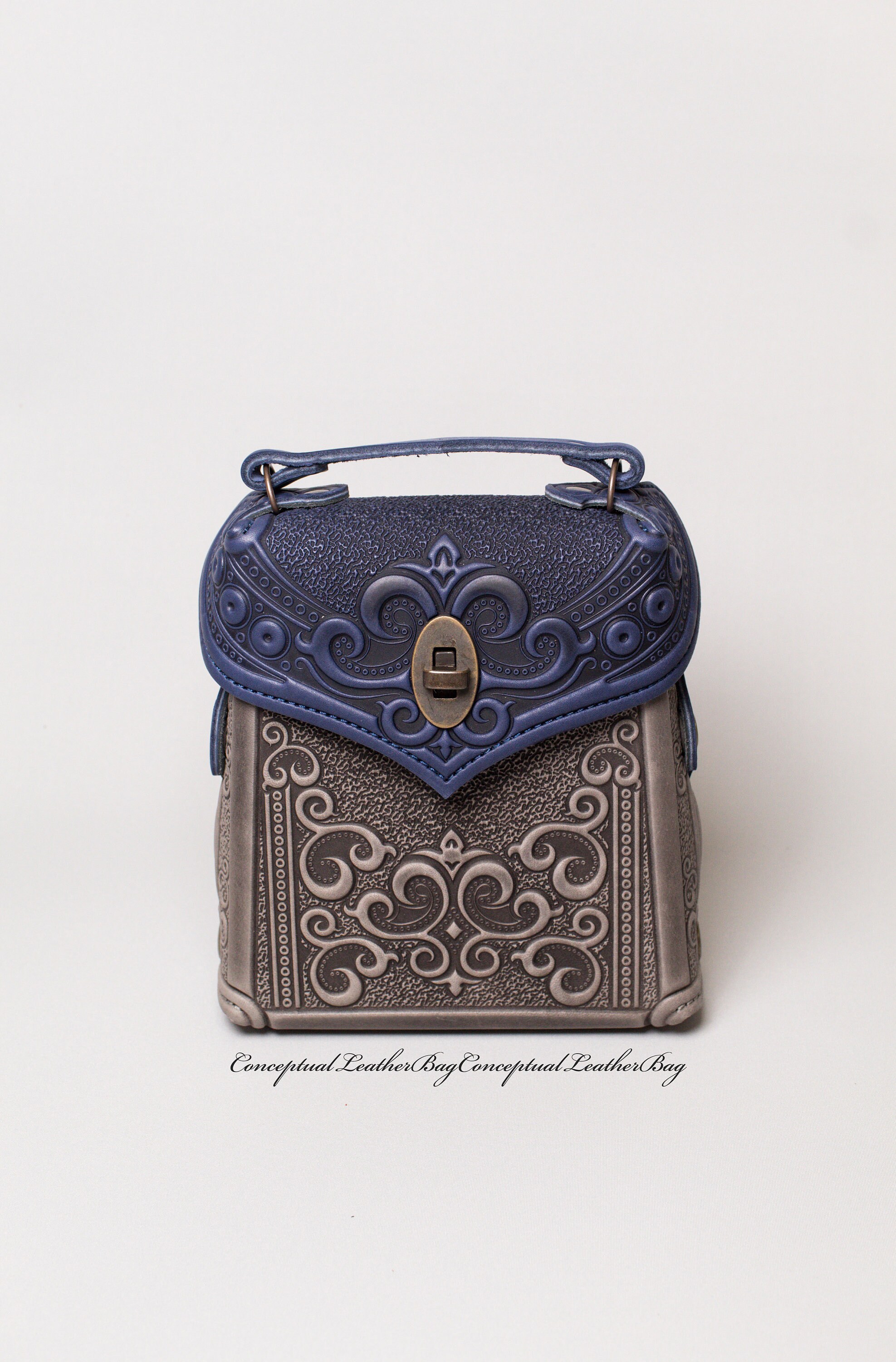 Blue Leather Convertible Backpack Purse: Small Women display picture 3