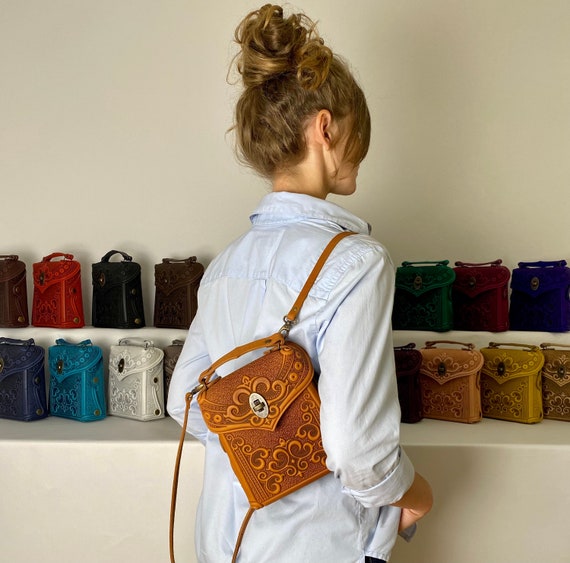 Convertible small outlet backpack