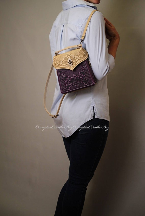 Mini Leather Backpack Convertible Crossbody Bag: Purple  display picture 1