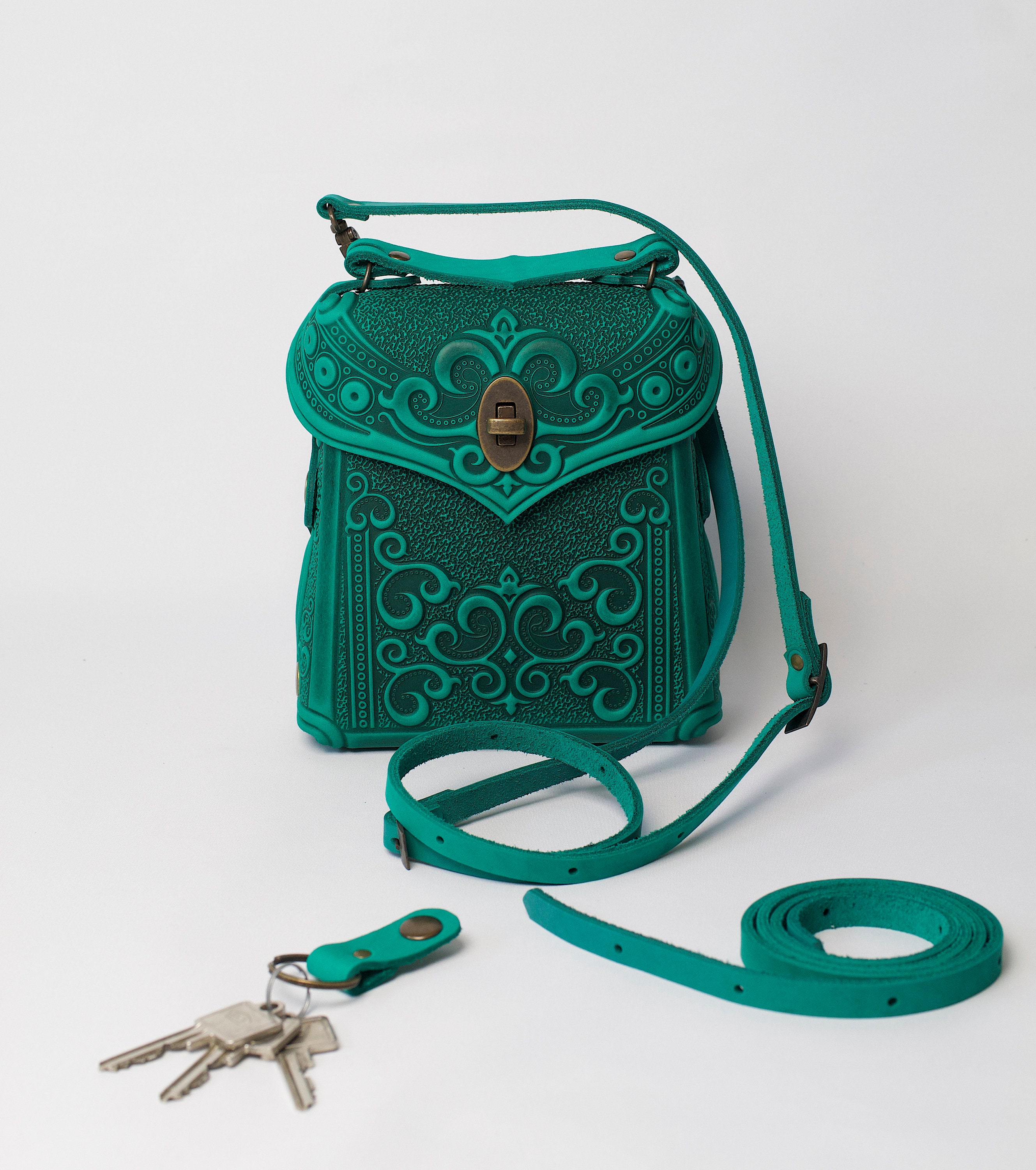 Kelly Green Distressed Leather Convertible Backpack Emerald Kelly Green Mini Leather Backpack Purse: Convertible  main image 3