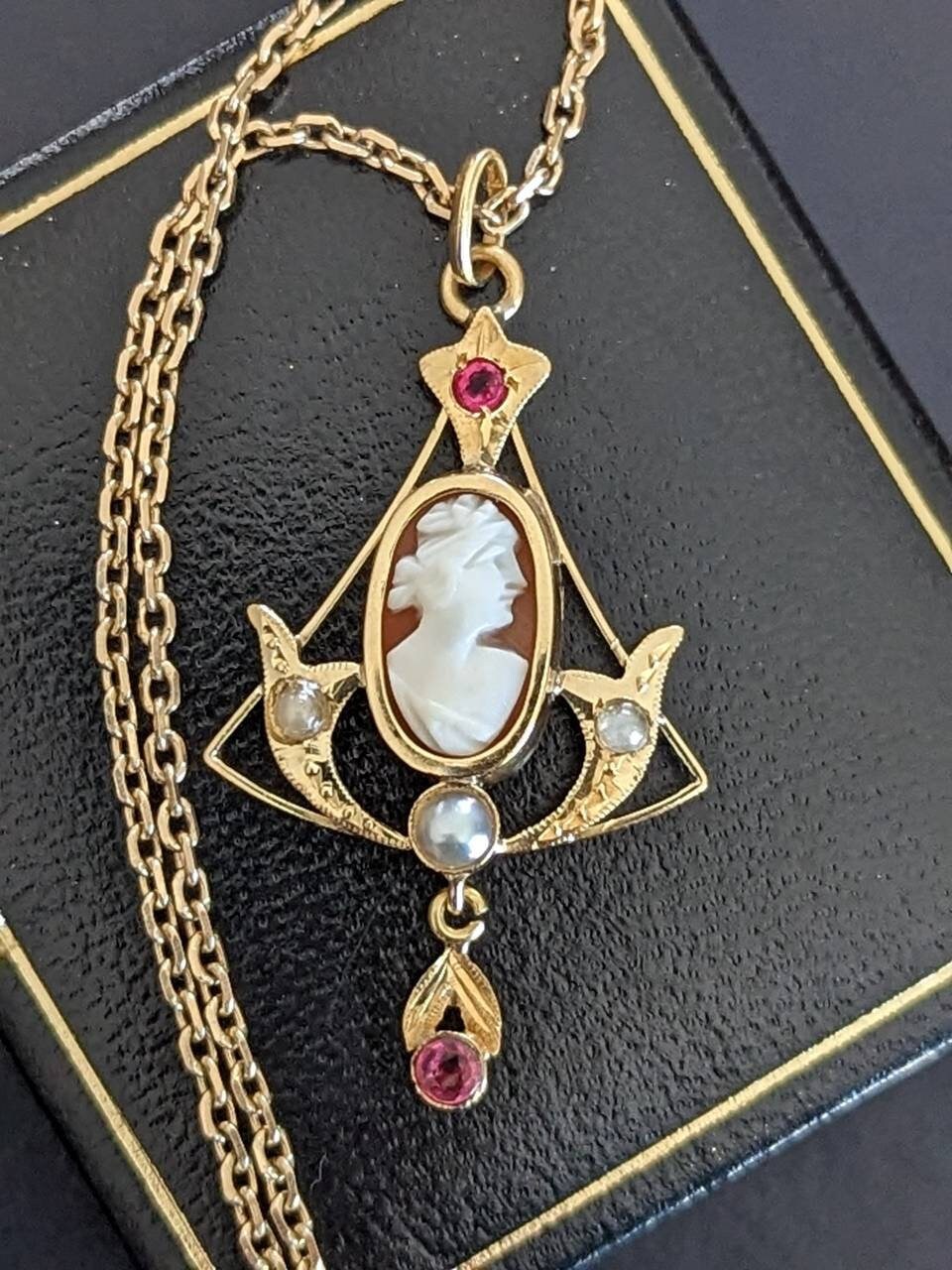 Pendentif XXL Vintage Or 18k Camée Buste Jeune Femme Sur Pierre Dure - Collier Mi-long, Occasion, Bijou Ancien