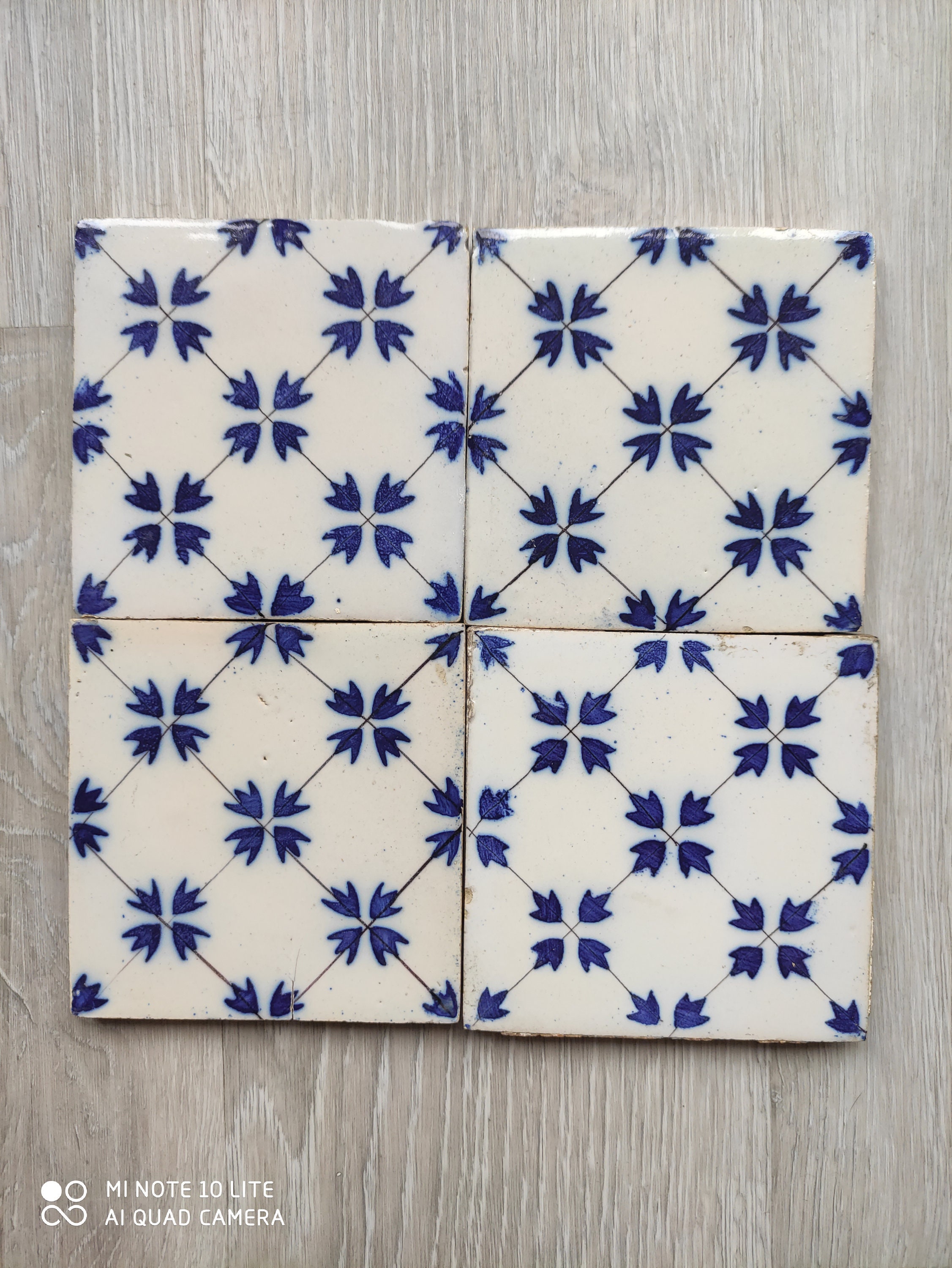 Un Ensemble de 4 Carreaux à Motifs Français, Napoléon Iii, Français Rares Desvres Fourmaintraux, Ant