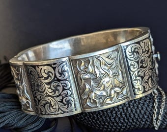 Ornate Vintage 800 Silver Italian Raised Crown & Crest Panel