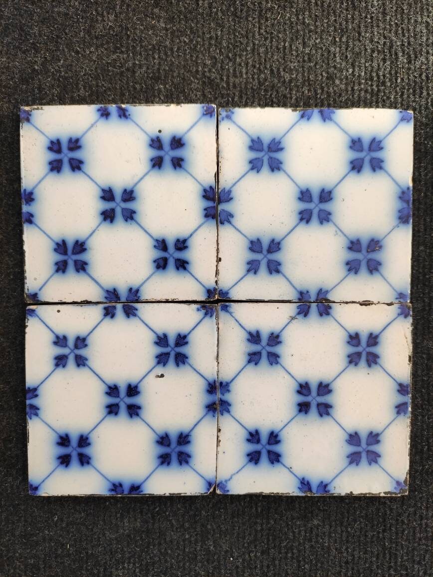 Un Ensemble de 4 Carreaux à Motifs Français, Napoléon Iii, Français Rares Desvres Fourmaintraux, Ant