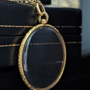 18K Gold Curved Glass Locket Photo Holder Souvenir French Victorian Pendant 18K Gold French Victorian Pendant Locket Glass Locket Shaker