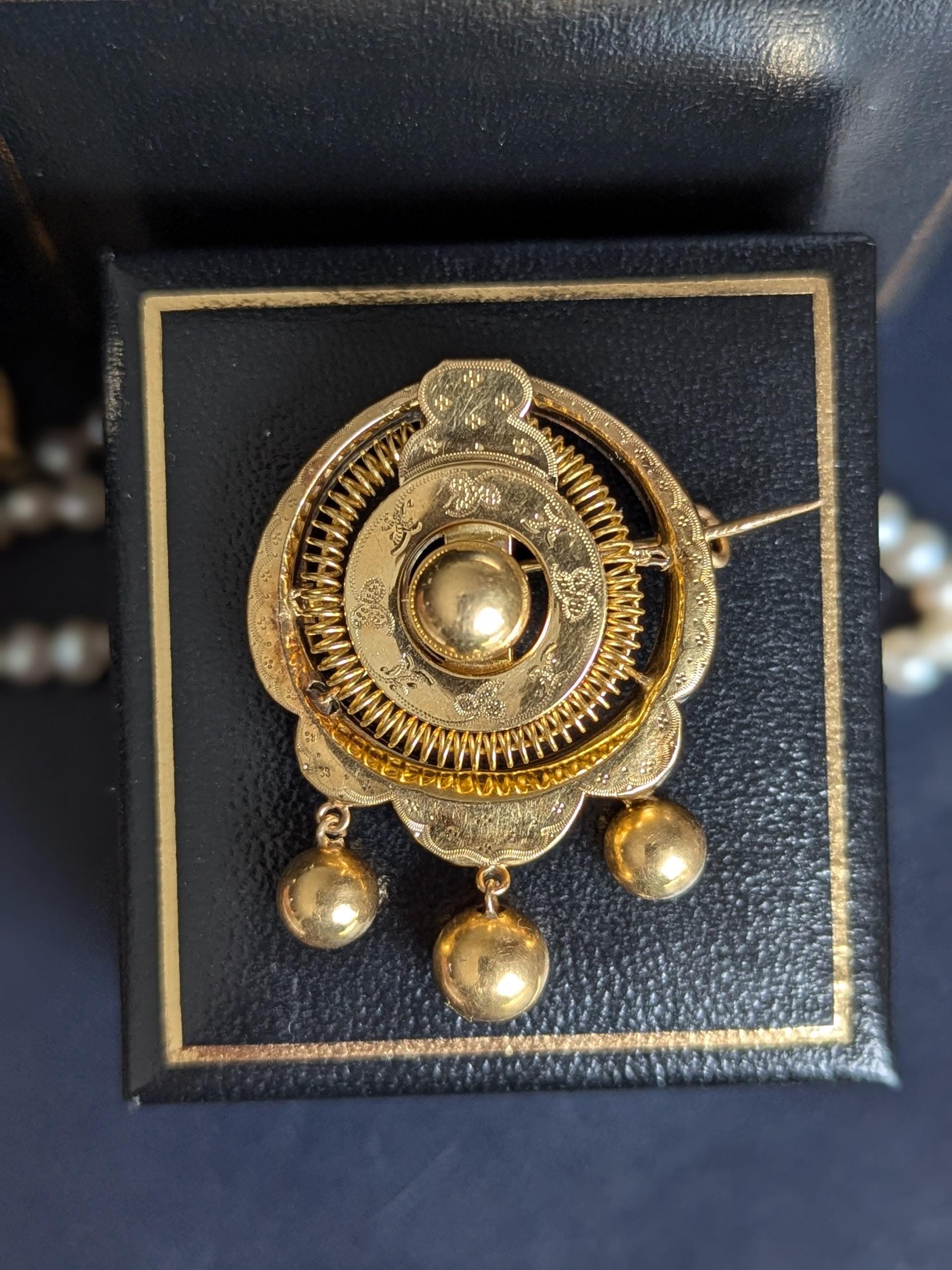 Solid gold brooch - Etsy 日本 Solid gold brooch - Etsy 日本