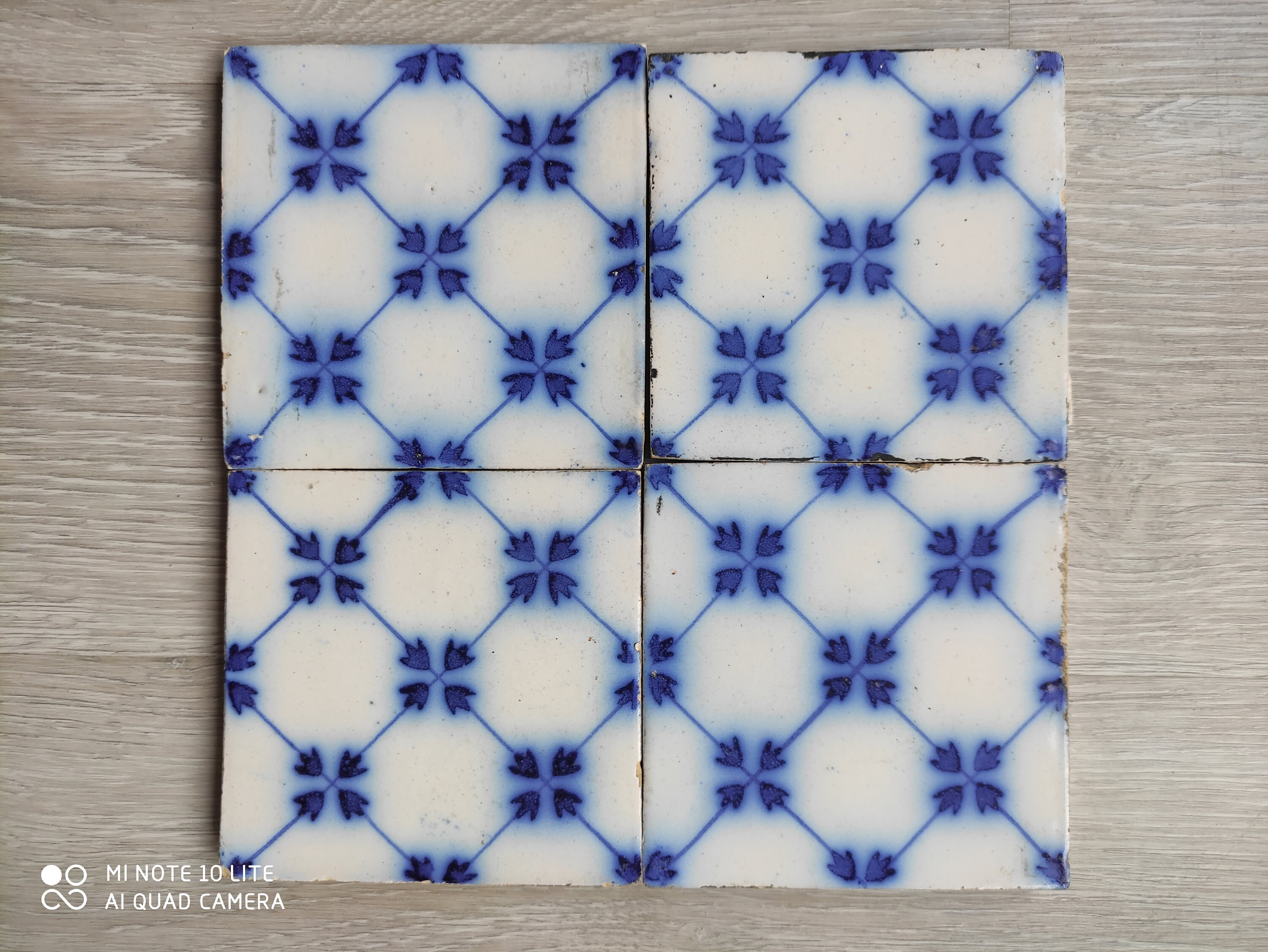 Antique French Tiles, 4 Carreaux à Motifs Français, Napoléon Iii, Français Rares de Desvres Fourmain