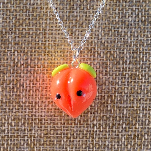 Trendy Kawaii Peach Necklace / Whimsical Cute Fun Peach Necklace / Fruit Necklace