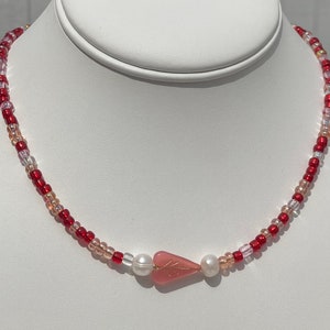 Raspberry Pink Heart Necklace / Pearl Heart Necklace / Seed Bead Heart Necklace / Pink Heart Beaded Necklace