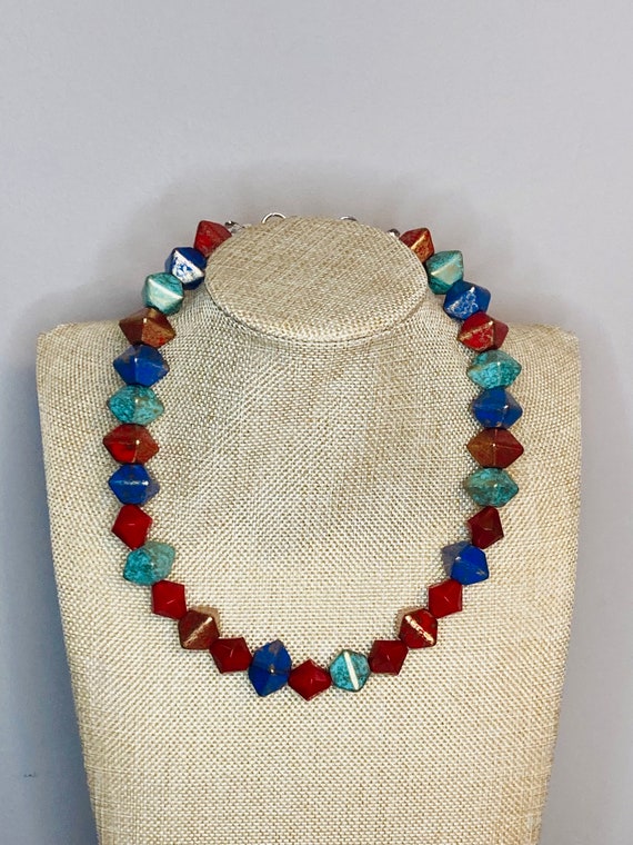 Collana Perline Toni Rosso-verde E Pendente In Legno Di Cocco Con A - Foto 2