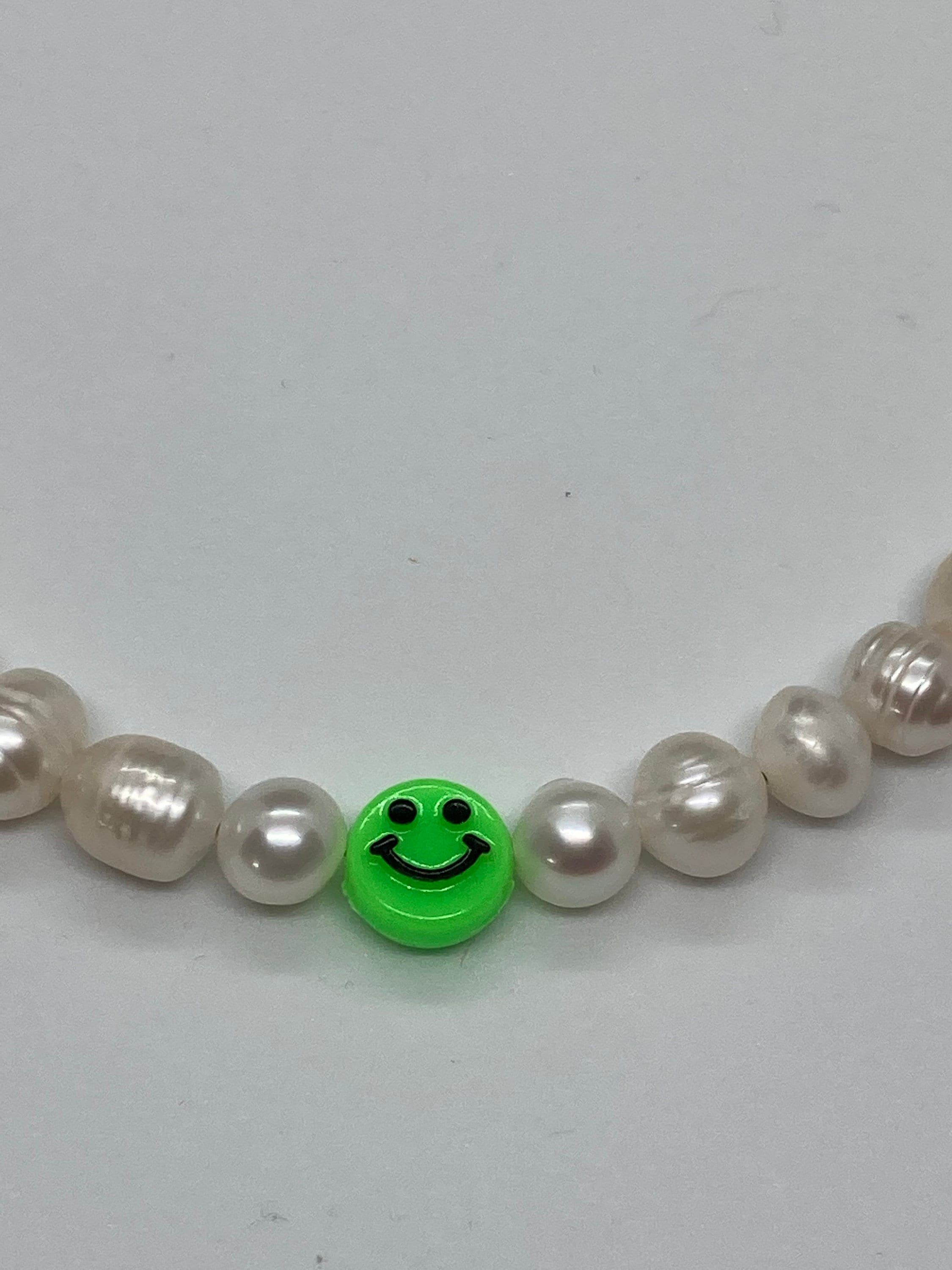 Y2K Smiley Face Pearl Choker / Green Smile Face Necklace