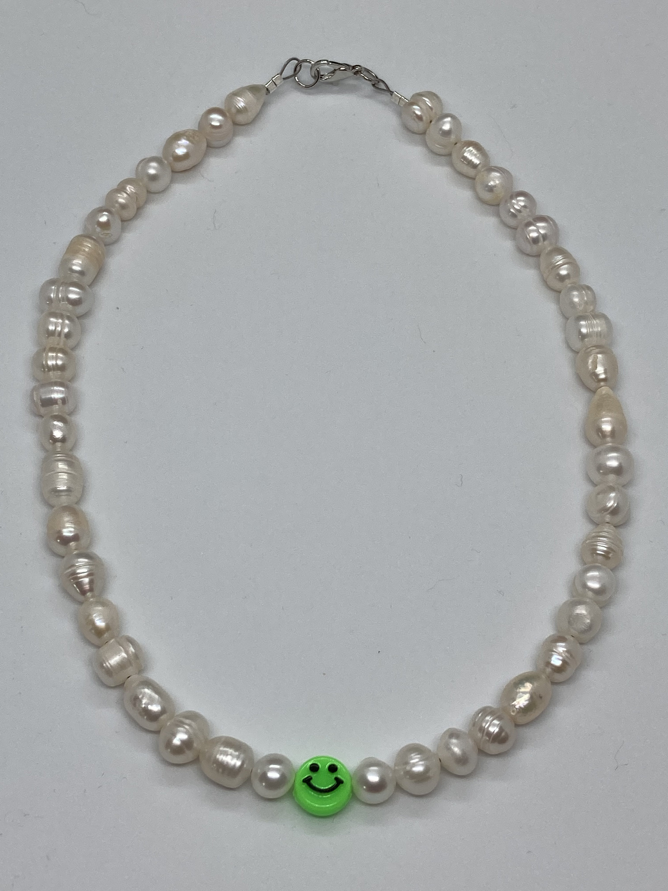 Y2K Smiley Face Pearl Choker / Green Smile Face Necklace