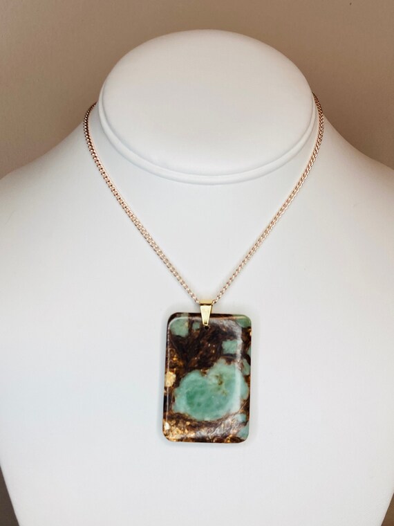 Necklace with rectangle stone best sale pendant