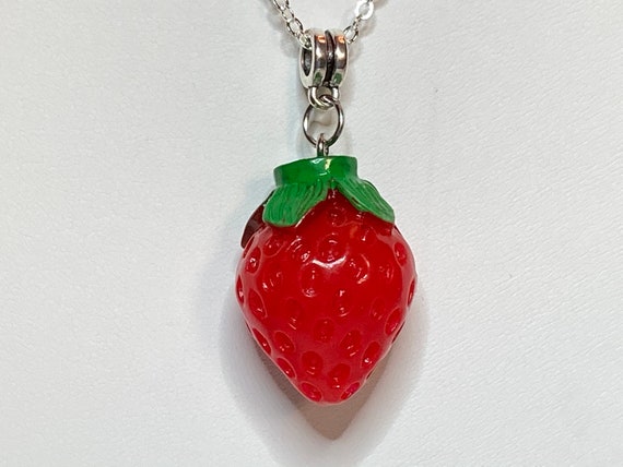 タイムセール 半額 Necklace Strawberry Large / Fruit / Pendant Strawberry アクセサリー