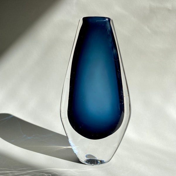 Sommerso schwedische Glas Vase von Nils Landberg für Orrefors, Blue, 50er Jahre. Blockvase, Attributt, Mid Century, Vintage