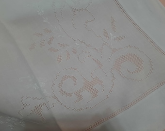 Precious linen sheets with hand-made Sicilian drawn embroidery
