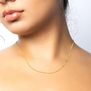 Slick Baby Curb Chain Collar de oro Perfecto para el uso diario Joyería de boda simple Regalo para ella Regalo para mamá