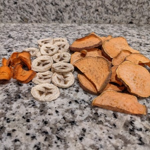 2 oz One Ingredient Dehydrated Fruit and Vegetable Pet Treats