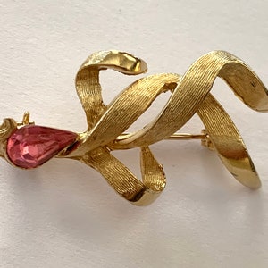 Vintage Gold Tone Floral Brooch Pin with Pink Rhinestone