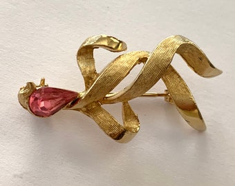 Vintage Gold Tone Floral Brooch Pin with Pink Rhinestone