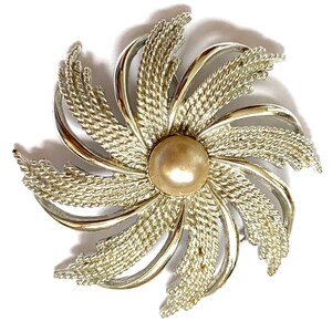 Vintage Sarah Coventry Large Silver Tone Pinwheel Swirl Faux Pearl Brooch Pin.
