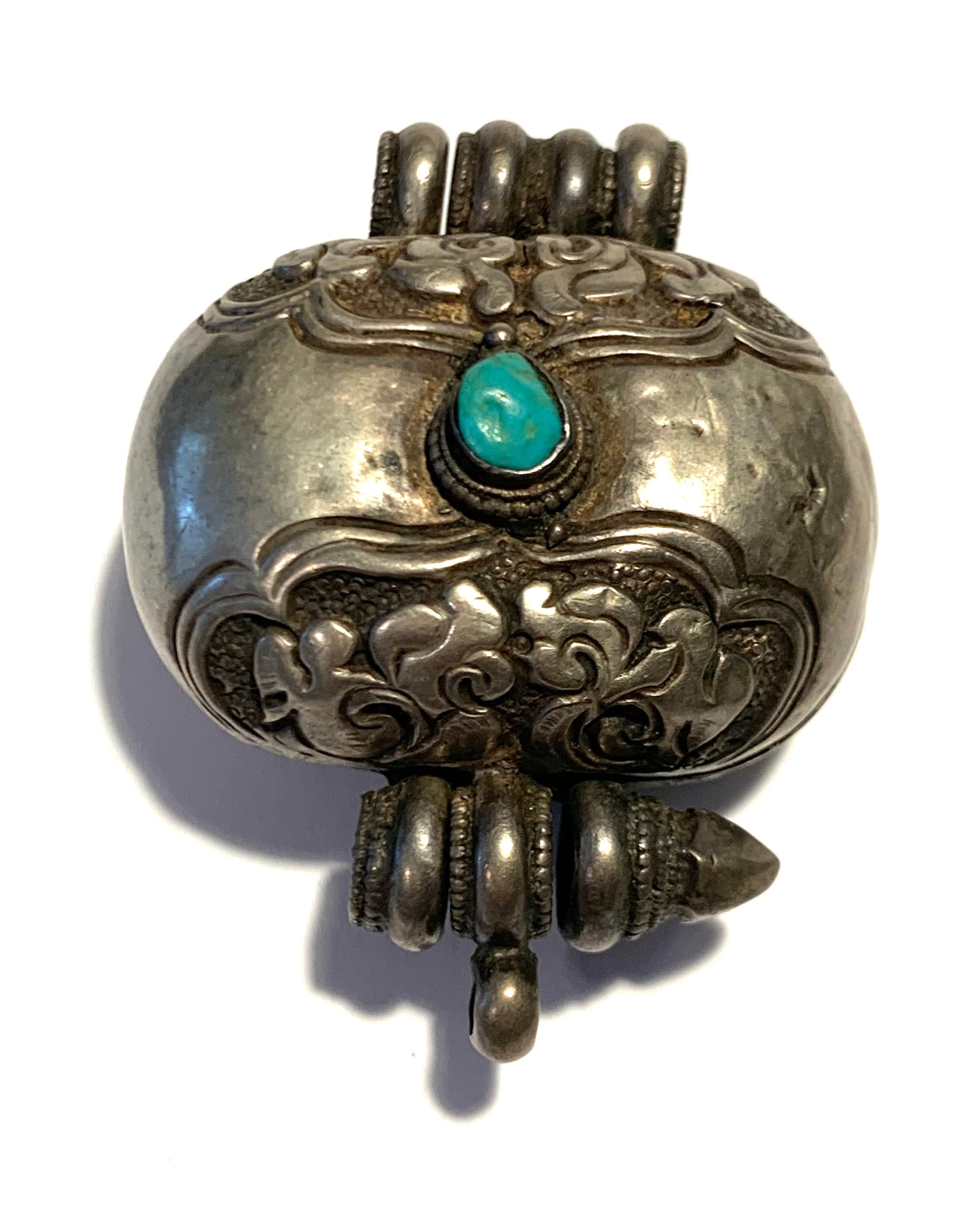 antique-tibetan-gau-with-