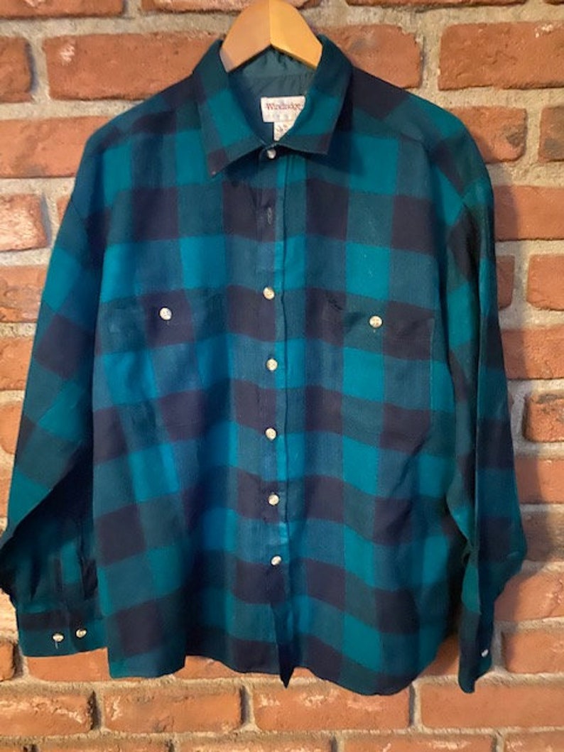 Upcycled flannel shirt XL with Green Lantern back patch on | Etsy