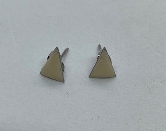 White triangle stud earrings