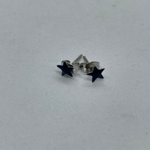 Blue star stud earrings