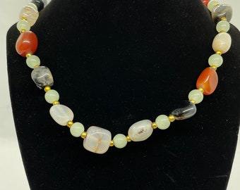 Vintage colorful agate  beaded necklace