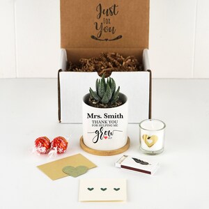 Gepersonaliseerde plantenbak cadeau leraar - bedankt dat je me hebt geholpen cadeau te kweken - witte pot van 3 inch met bamboeblad - afstudeercadeau, geschenkdoos leraar