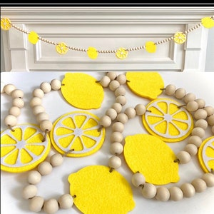 Lemons Wood Bead Garland for Fireplace Mantel / Yellow Felt Lemon / Summer Home Decor Banner / Farmhouse beaded for mantle / Fresh Lemonade