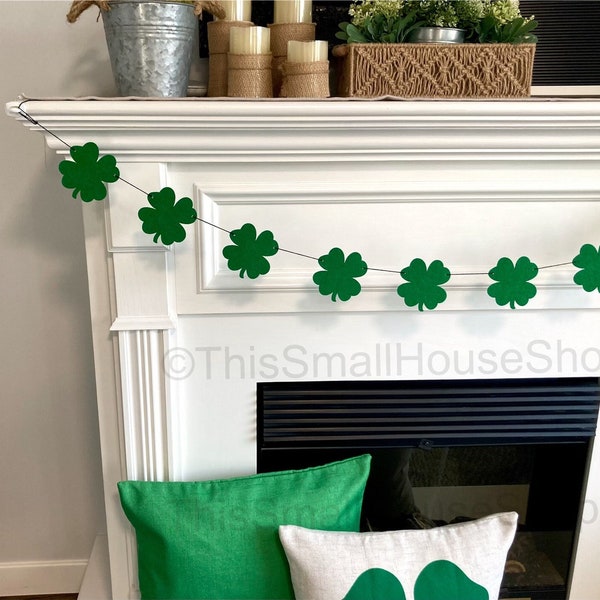 Felt Shamrocks Banner / St. Patrick's Day Garland for Mantel / Green Felt Shamrocks Bunting Home Decor / Cottagecore Lucky Irish Decoration
