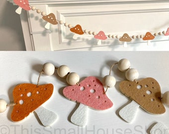 Mushroom Garland / Felt and Natural Wood Beads Banner / Woodland Cozy Cottage Core Fairy Aesthetic / Toadstool Home Decor / Wall Hanging