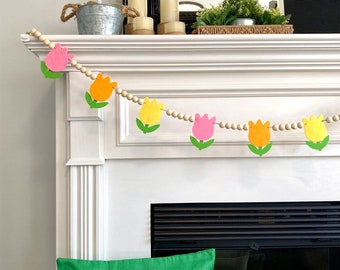 Spring Tulips Garland / Felt Tulips and Wood Beads Banner / Easter Home Decor / Bright Colorful Wall Hanging / Flowers Bunting Decoration