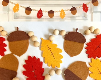 Fall Garland Acorns and Oak Leaves / Autumn Banner / Felt with Wood Beads / Cottagecore Decoration for Mantel / Thanksgiving Home Decor