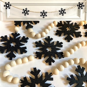 Black Snowflake Garland / Felt and Wood Beads Banner for Winter Mantel / Farmhouse Cozy Christmas Home Decor / Bunting for Mantle / Handmade