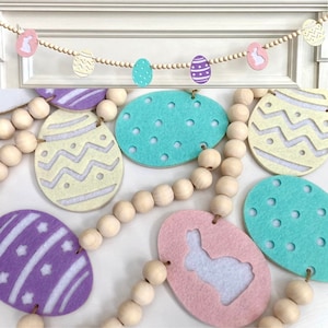Easter Eggs Garland / Pastel Felt Eggs and Wood Beads Garland / Farmhouse Mantle Banner / Boho Bunting for Mantel / Neutral Wall Home Decor
