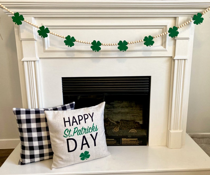 St. Patrick's Day Garland / Wood Beads and Green Felt Shamrocks for Mantel / Cottagecore Home Decor Banner / Lucky Farmhouse Mantle Bunting Bild 8