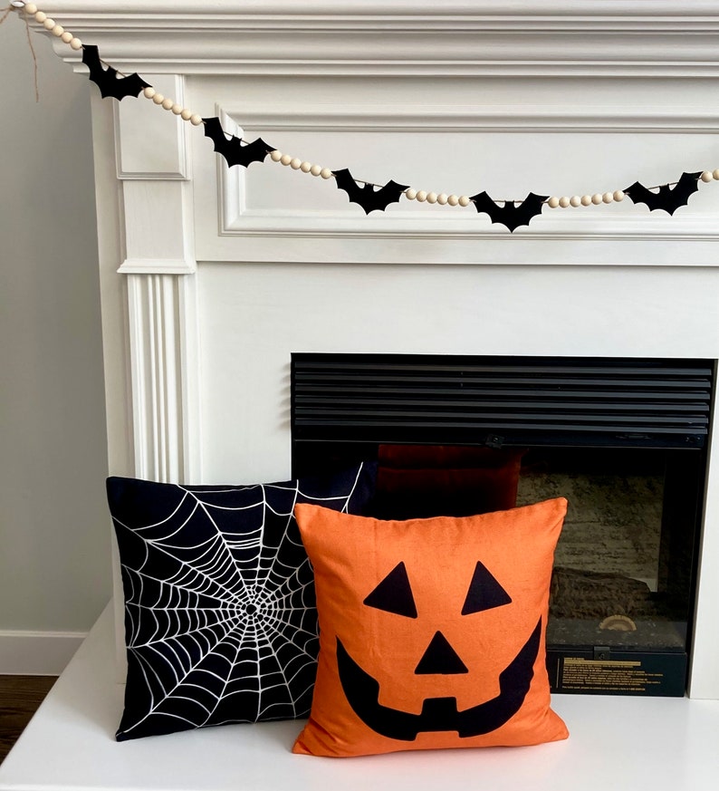 Halloween Black Felt Bats and Wood Beads Garland for Fireplace Mantel / Spooky Wall Decor Banner Belfry / Boho Farmhouse Bunting for mantle image 2