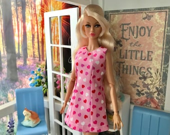 Mini Kleid für Sindy 10-12 ”Puppen, rosa Herzen
