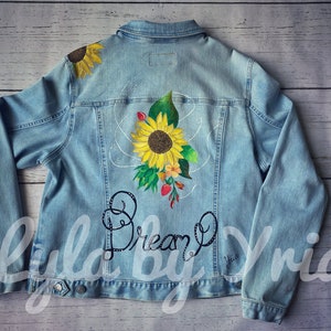FlowersPainting, SunflowersJackets, Sunflowers, HandPaintedDenimJackets, CustomDenimJacket, HandPaintedClothes, ArtOnDenim,