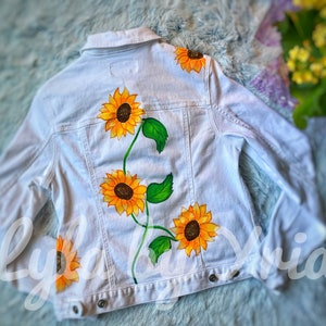 FlowersPainting, SunflowersJackets, Sunflowers, HandPaintedDenimJackets, CustomDenimJacket, HandPaintedClothes, ArtOnDenim,