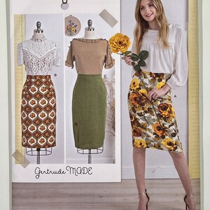 Peut inclure: Patron de couture Simplicity 8652, présentant des modèles de jupes. Le patron comprend les tailles US 16-24, avec un modèle de jupe à fleurs et d'autres styles de jupes. Le patron est conçu et imprimé aux États-Unis.