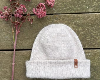 Bonnet Oslo tricoté main | Laine mérinos et mohair | Bordure double | Beige doux P/M