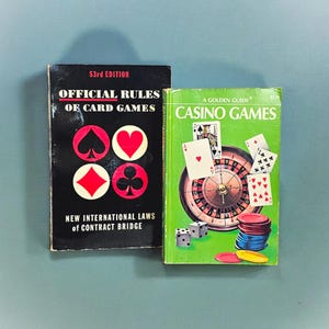 Par de livros de regras de jogos de cartas vintage e brochura de cassino, anos 1960 e 70