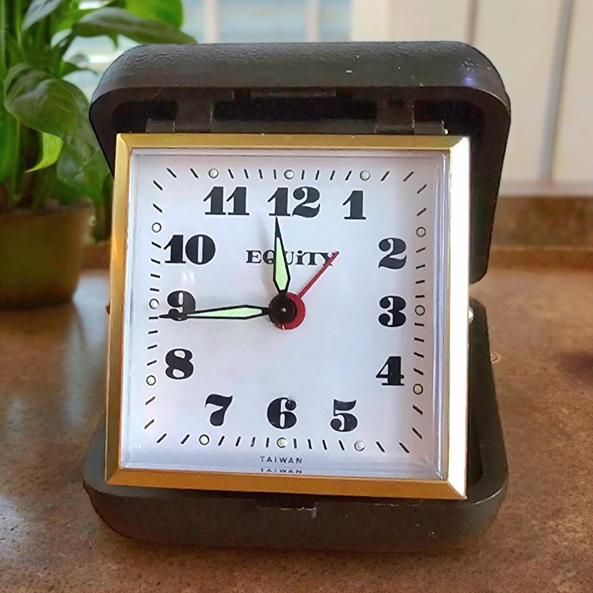 Reveil de voyage Champignelles ne marche plus - Montre, horloge