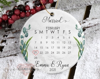 Married Ornament, Wedding Gift, First Married Christmas, Our First Christmas as Mr and Mrs, Calendar Ornament, Engagement Ornament, Couples