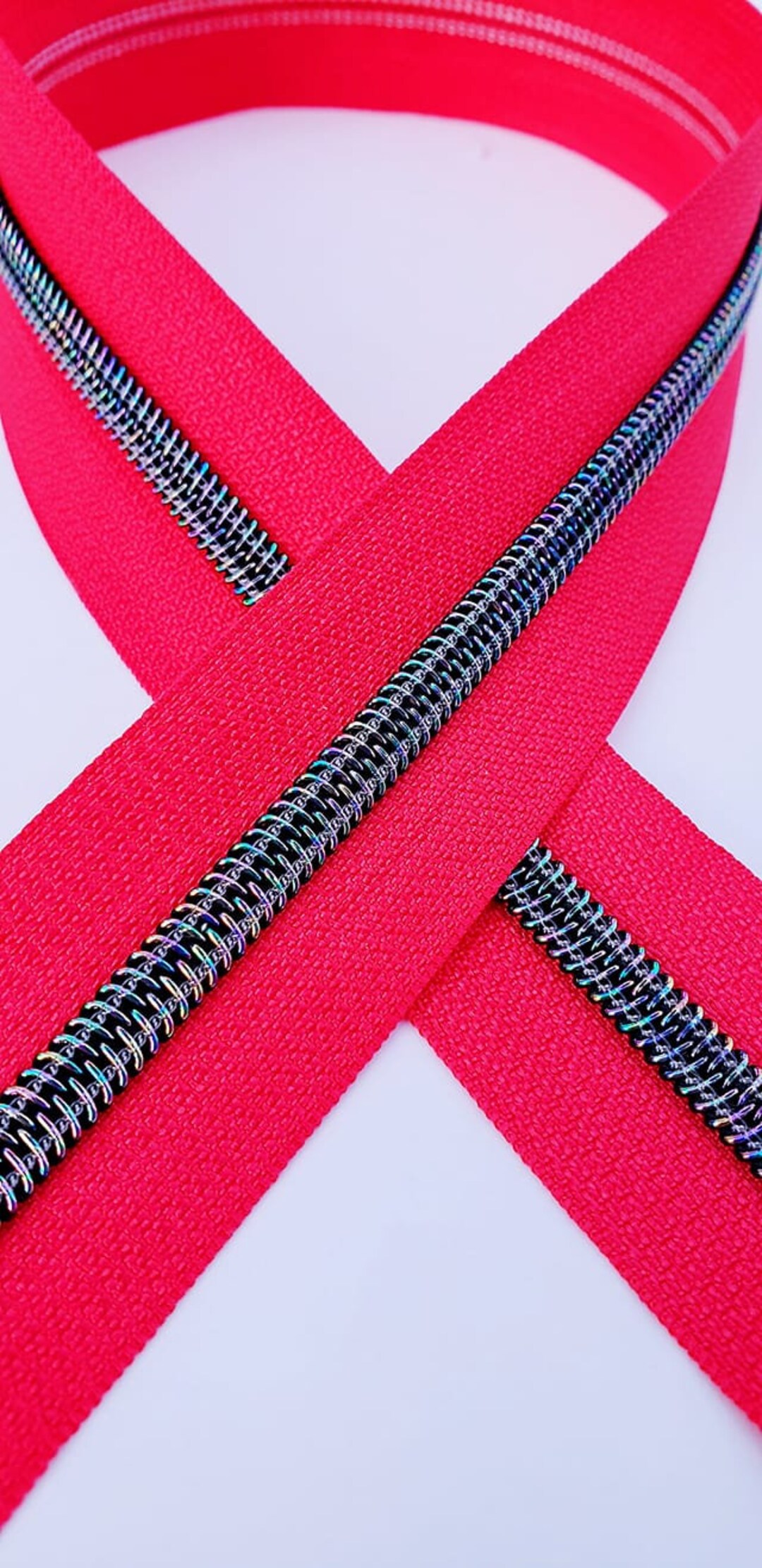 Red Nylon Zippers With Iridescent Black Teeth Size 5, Zipper by the